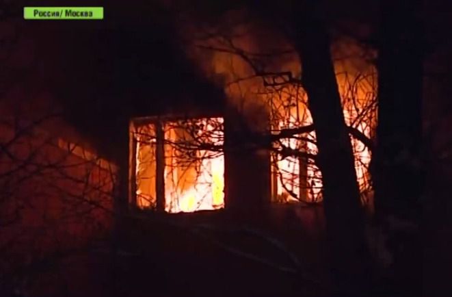 У Москві спалахнув завод з виробництва двигунів для МіГ: фото  з місця подій. На території заводу "Салют", розташованого на проспекті Будьонного на сході Москви, сталася пожежа.