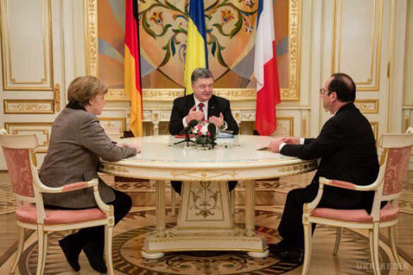 Порошенко, Меркель і Олланд обговорили шляхи реалізації мінських домовленостей. Зустріч президента з лідерами ЄС базувалася на обговоренні виконання мінських угод