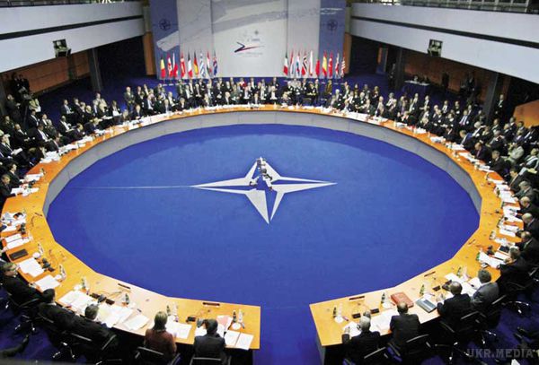 Екс-глава НАТО попередив про можливе вторгнення Росії в країни Балтії. Путін хочеш відновити колишню могутність Росії.