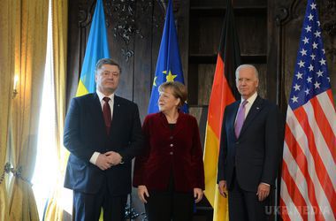 В Мюнхені розпочалися тристоронні переговори між Порошенко, Меркель і Байденом. Сторони обговорюють конфлікт в Україні та шляхи його врегулювання