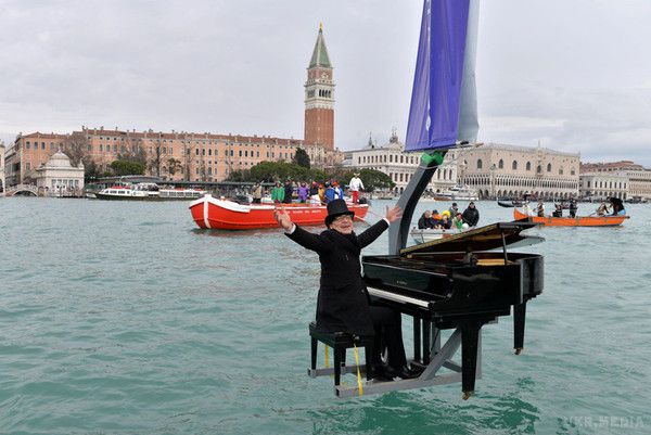 Як пройшов перший тиждень Венеціанського фестивалю: святковий фоторепортаж. У Венеції проходить щорічний всесвітньо відомий карнавал