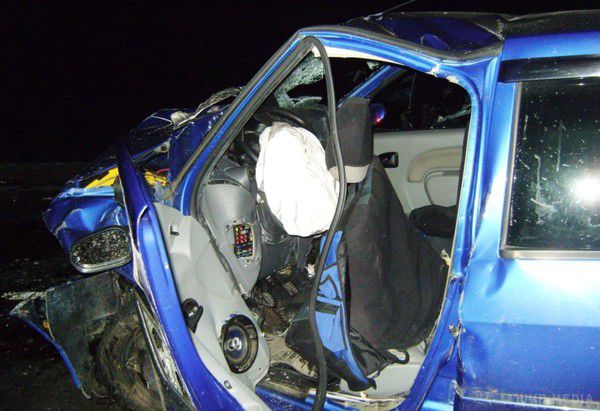 Під Кременчуком велике ДТП: 9 постраждалих, є жертви (фото). У Полтавській області між селищами Піщане та Ялинці сталося масштабне ДТП - лоб у лоб зіткнулися Chevrolet Aveo і Dacia Logan.
