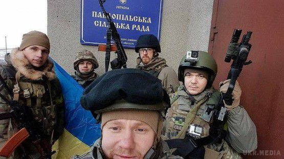 Полк «Азов» повідомляє про звільнення Павлопіля. Бійці полку «Азов» сьогодні вранці почали наступальну операцію в напрямку Новоазовська.
