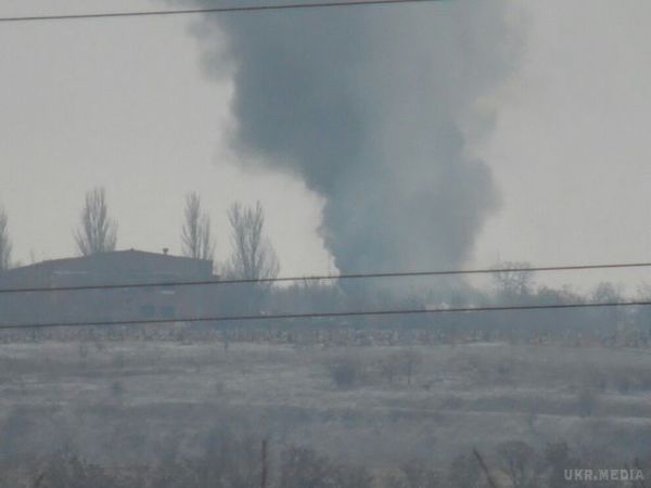 Терористи обстріляли Краматорськ з важкої артилерії - є жертви (фото,відео). Кілька хвилин тому бойовики завдали сильний артилерійський удар по Краматорську. Жителі міста кажуть про двох серіях сильних вибухів.