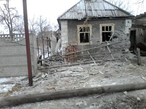Жителі Донецька: "Місто повільно, але вперто знищується" (фото). У Донецьку в ці хвилини не вщухають залпи і вибухи