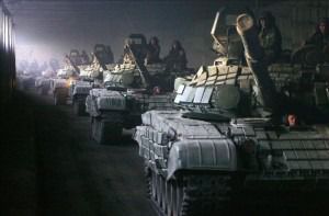 Під час мінських переговорів в Україну увійшли десятки танків і "Градів" - Лисенко. У штабі АТО стверджують, що Росія продовжувала поставляти озброєння "ДНР" і "ЛНР" навіть під час мирних переговорів.