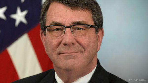 Сенат США затвердив Ештона Картера міністром оборони США. 60-річний Картер раніше обіймав посаду заступника міністра оборони, передає ВВС.