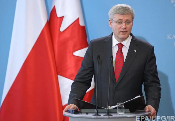 Прем'єр Канади скептично оцінив мінські домовленості, пригрозивши дати Україні зброю. Прем'єр-міністр Канади Стівен Харпер скептично оцінює результати переговорів у Мінську.