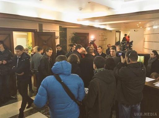 Міліція проводить обшук в офісі найбагатшого екс-регіонала і партнера Ахметова. У Києві правоохоронці проводили обшук офісу бізнесмена