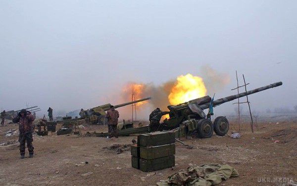 Азов повідомив, що східніше Маріуполя почалася артилерійська дуель. Сили АТО продовжують бої за лінію Саханка