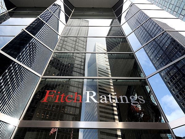 Fitch знизило кредитний рейтинг України в іноземній валюті. На зниження рейтингу вплинув дефіцит консолідованого бюджету країни