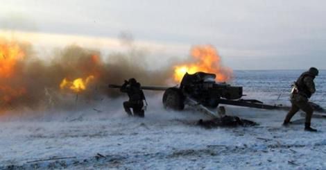 Російські військові і бойовики намагаються зрівняти Дебальцеве із землею – РНБО. Противник знає, що в місті залишилося багато мирних жителів