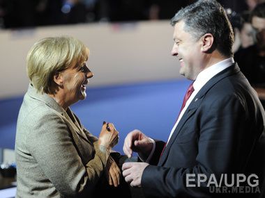 Меркель і Олланд стурбовані ситуацією навколо Дебальцеве. Всі сторони, що брали участь у переговорах у Мінську 11-12 лютого, повинні виконувати взяті на себе зобов'язання