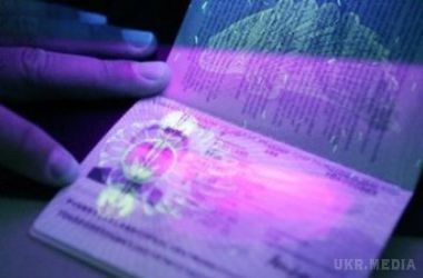 Кримчани масово отримують українські біометричні паспорти. У Херсонській області видали 5800 документів