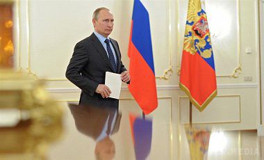 Путін провів екстрену нараду Ради безпеки РФ по Донбасу.  На зустрічі обговорювалася реалізація підписаних в Мінську домовленостей щодо врегулювання ситуації і продовження переговорів у форматі нормандському 