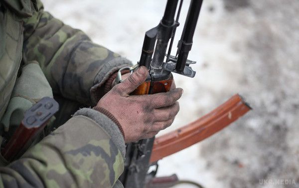 Бойовики за день 38 разів порушили режим припинення вогню - штаб АТО. У понеділок, 16 лютого, незважаючи на оголошений режим тиші, бойовики 38 раз обстріляли позиції українських військ і мирних населених пунктів.