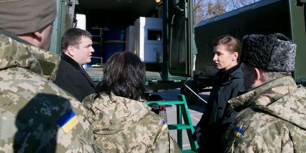 Марина Порошенко передала в зону АТО 5 пральних комплексів. Українським військовослужбовцям в зоні АТО передали 5 пральних комплексів. 