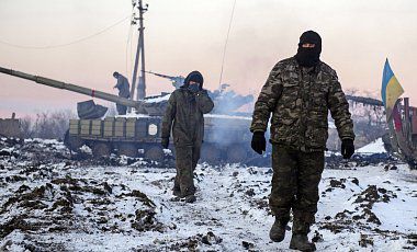 Терористи не припиняють вогонь і намагаються наступати. Українські війська як і раніше відривають вогонь виключно на відповідь.