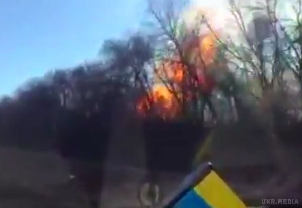 У Світлодарську в результаті артобстрілу пошкоджено газопровід. Після чергового артобстрілу потрапили в газопровід на Дебальцевської трасі (Світлодарськ).