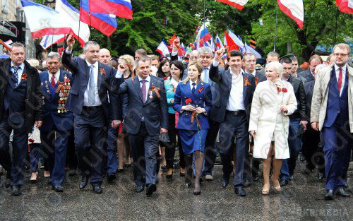 ГПУ завела кримінальні справи на Аксьонова, Константинова і Поклонську за сепаратизм. Їх і ще вісім чиновників Криму вже оголосили в розшук.