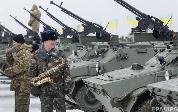 Порошенко оголосив два призова в 2015 році. У поточному 2015 році чергові призови громадян України на строкову військову службу пройдуть у квітні - травні та жовтні - листопаді.