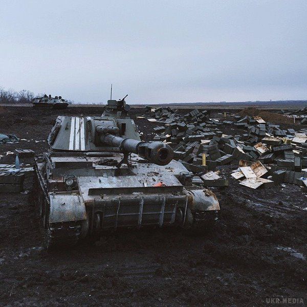 Дебальцеве: Йдуть важкі бої. Тримаємося ... 