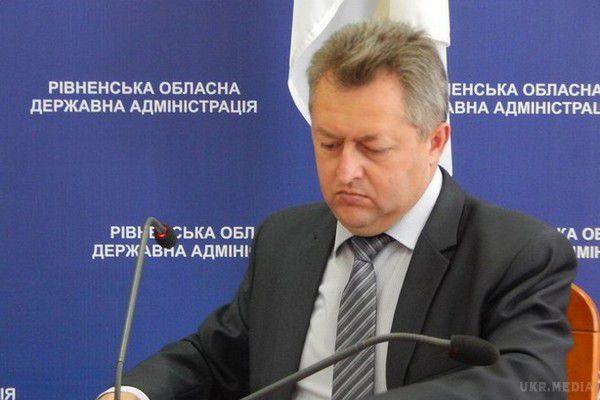 Заступнику голови Рівненської ОДА інкримінують одержання $11 тиc. хабара. Заступнику голови Рівненської ОДА інкримінують одержання $11 тиc. хабара. Не 8, як повідомлялося раніше, а 11 тисяч доларів хабара отримав посадовець – переконують правоохоронці