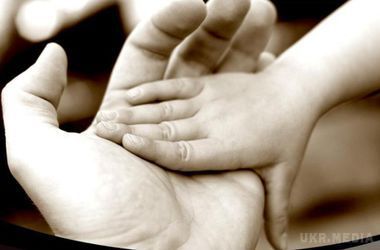Малюк з Донецька щодня бореться за життя. Підтримка життя дитини під опікою Гуманітарного штабу Ахметова