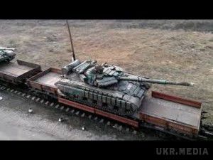 Росія перекинула в Україну величезний ешелон танків. За даними штабу АТО, в суботу, 21 лютого, на залізничну станцію Амвросіївка з Росії прибув військовий ешелон з 60 бойовими танками і бронемашинами.
