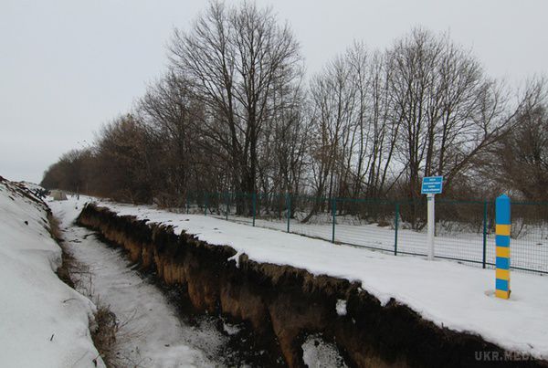 Проект "Стіна" перетворився в "Яму з мінами". Через безгрошів'я прикордонний проект здешевили в два рази, але "напхали" вибухівкою.