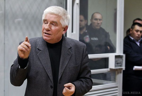 Навіть якщо суд визнає провину Чечетова, то він не сяде у в'язницю за віком. За законом "Про амністію", люди, які досягли пенсійного віку, звільняються від заключення