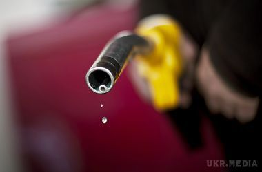 В Україні стало більше "паленого" бензину, а ціни зростають. Експерти заговорили про паливо по 28 грн/л