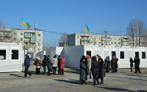 В ООН заявили про неприйнятність будівництва модульних будинків для переселенців з Донбасу. Агентство ООН у справах біженців вважає недоцільним будівництво контейнерного житла для переселенців з Донбасу.