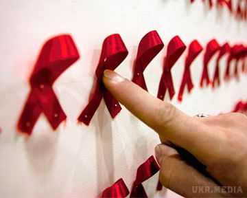 Фонд боротьби зі СНІДом виділить Україні 133 мільйони долларів. Ці кошти будуть спрямовані на програми профілактики, лікування, догляду та соціальної підтримки хворих на ВІЛ-інфекцією та туберкульоз, а також представників груп ризику інфікування.