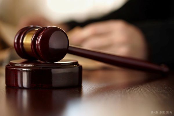 Порошенко підписав закон "Про забезпечення права на справедливий суд". Документ передбачає відбір суддів та їх переатестацію.