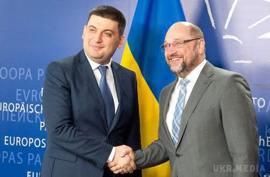 Європарламент готовий підтримати Україну не тільки на словах – Гройсман. "Домашнє завдання" України – не зупинятися і проводити реформи всупереч агресії