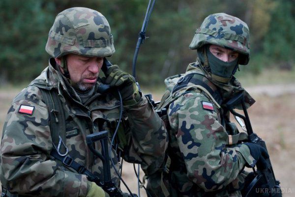 Польські військові інструктори їдуть в Україну. Польський уряд прийняв рішення направити в Україну своїх військовослужбовців для навчання українських сержантів, які, в свою чергу, передадуть отримані знання своїм солдатам.