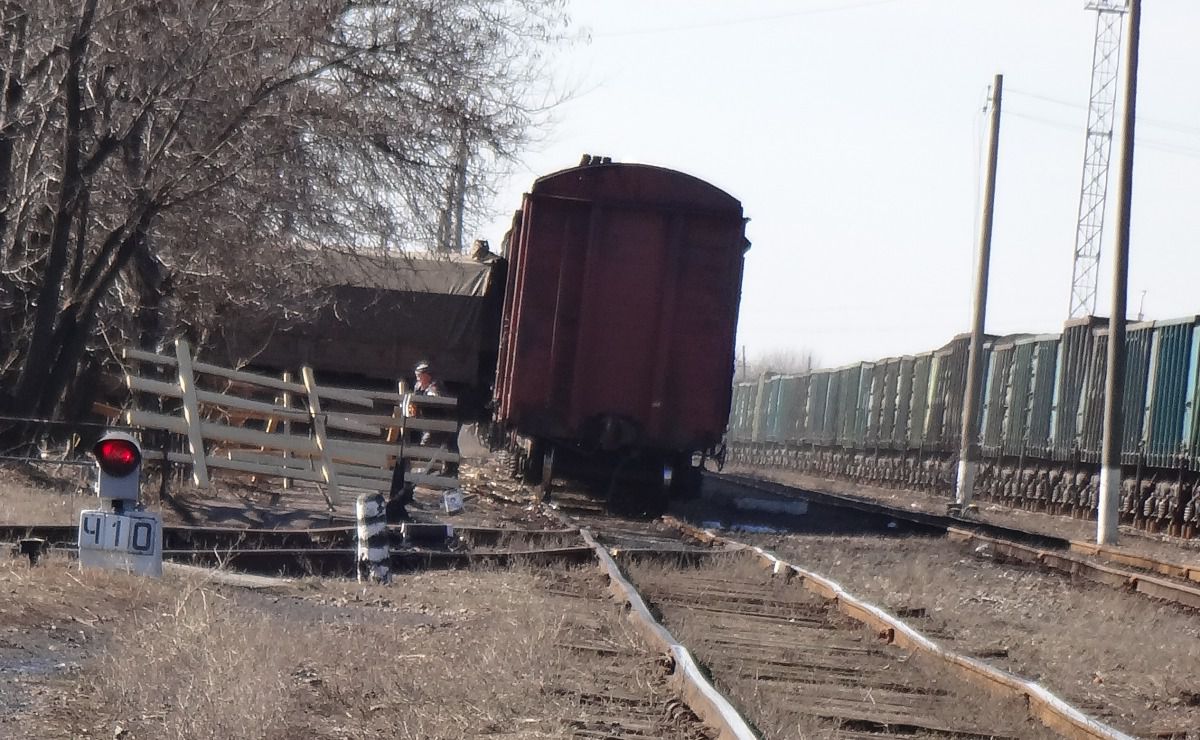 У Суходільськ зайшов транспортний склад «РЖД» з боєприпасами з Росії (фото). Росія продовжує завозити боєприпаси в Донбас залізничними складами. 