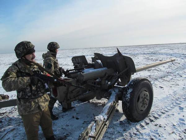 В зоні АТО створюються всі умови для відведення озброєння - спікер АТО. Українські військові заговорили про можливість швидкого початку відводу.