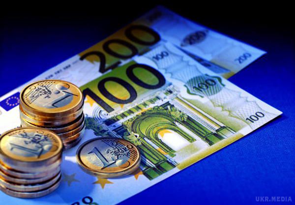 Найнижча зарплата в ЄС становить 184 євро. Найнижчий рівень мінімальної зарплати серед країн-членів ЄС зафіксовано в Болгарії і становить 184 євро.