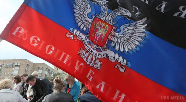 «ДНР» загрожує повернути важке озброєння на позиції. Бойовики дають Києву час до 18.00 п'ятниці, щоб почати відведення озброєнь, в іншому випадку «ДНР» може повернути свою техніку на лінію зіткнення.
