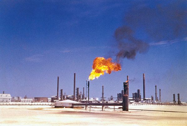 США очікують падіння нафти до 30 доларів в найближчі тижні. Нафта сортів Brent і WTI може в найближчі тижні подешевшати до 30 доларів за барель, оскільки нафтосховища будуть переповнені, заявив глава управління досліджень біржових товарів Bank of America Франсиско Бланш.