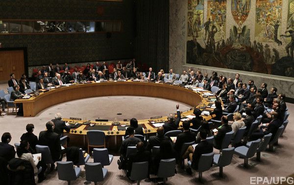 Німеччина і Франція скликають екстрене засідання Радбезу ООН по Україні. На екстреному засіданні мають намір обговорити питання реалізації мінських угод