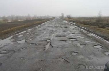 Близько 90% доріг України потребують ремонту – "Укравтодор". Щільність українських доріг в 4,6 раза менша, ніж в середньому по Європі