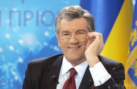 Кум Порошенко сказав, чому впала гривня. Екс-президент України Віктор Ющенко, коментуючи ситуацію на валютному ринку, заявив, що стрімке падіння національної валюти - це результат роботи уряду. 