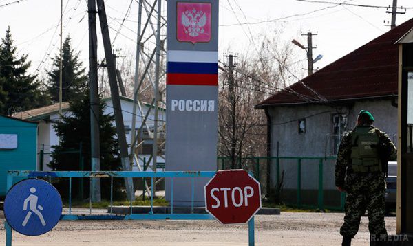 З сьогоднішнього дня громадяни Росії зможуть в'їжджати в Україну тільки по закордонними паспортами. З 1 березня набуває чинності постанова уряду № 23, яким призупинено дію окремих положень Угоди між Урядами України і Росії про безвізові поїздки громадян.
