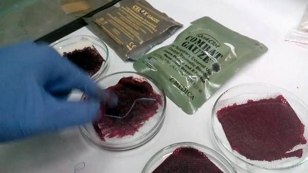 Українські вчені-волонтери створили унікальний кровоспинний засіб. Своїми можливостями він не поступається популярним у світі і значно більш дорогим аналогам.