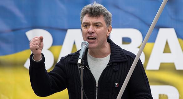 Слідчі дізналися маршрут Нємцова в день його вбивства. Співробітники правоохоронних органів, які проводять ретельне розслідування вбивства політика Бориса Нємцова, склали його маршрут в день трагедії.