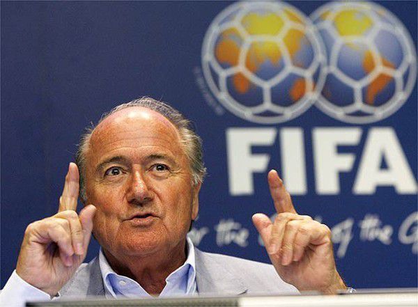 Президент ФІФА пригрозив Росії санкціями. У світлі майбутнього в Росії чемпіонату світу 2018 року президент ФІФА Йозеф Блаттер висловив стурбованість проблемою расизму в країні. 