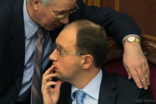 Яценюк знищить середній клас методами Азарова. Був час, коли головним ворогом бізнесу та середнього класу вважався Микола Азаров. Екс-прем'єр то і справа намагався залізти в кишеню і першим, і другим. Арсеній Яценюк завжди поважав Миколу Яновича. Мабуть, на цій ноті він вирішив використовувати методи засновника податкової. 